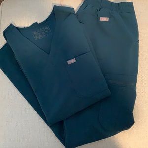 Figs core scrub set both size small S